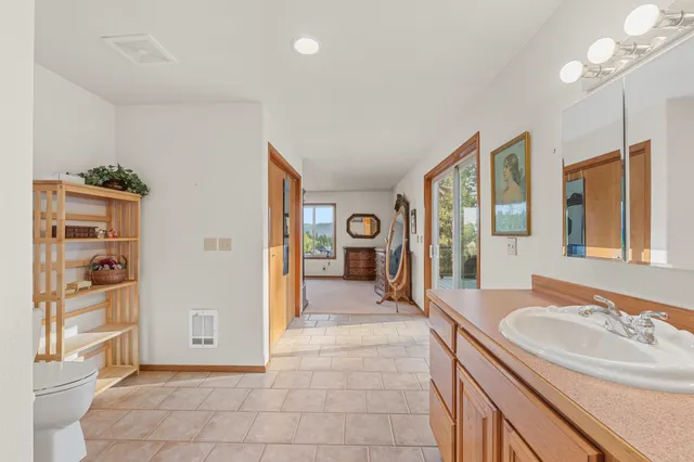 $895,000 | 1702 Eastside Road, Priest River, ID 83856