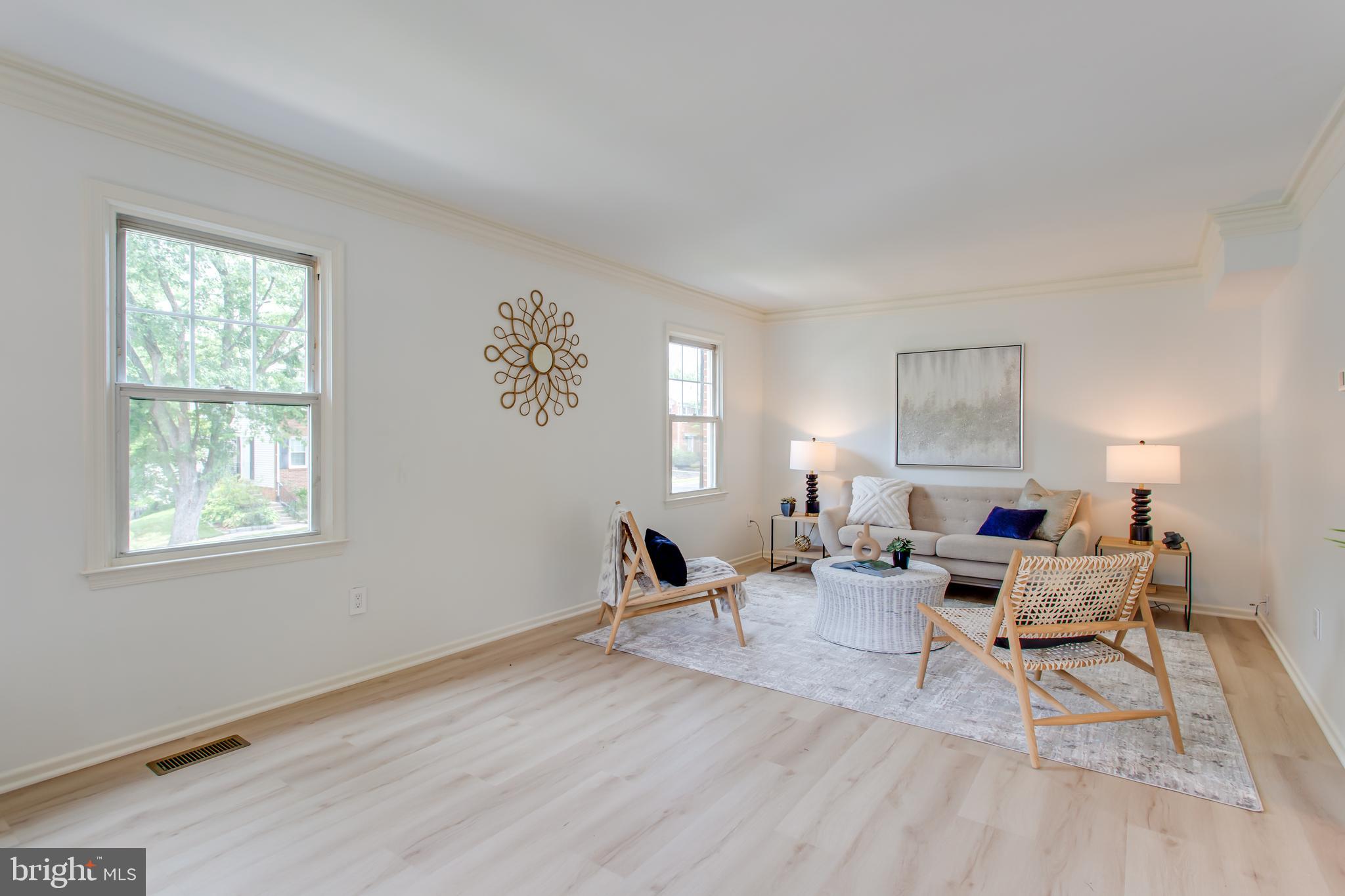 5500 Miles Court Springfield, VA 22151 - Photo 3 of 50 Living room