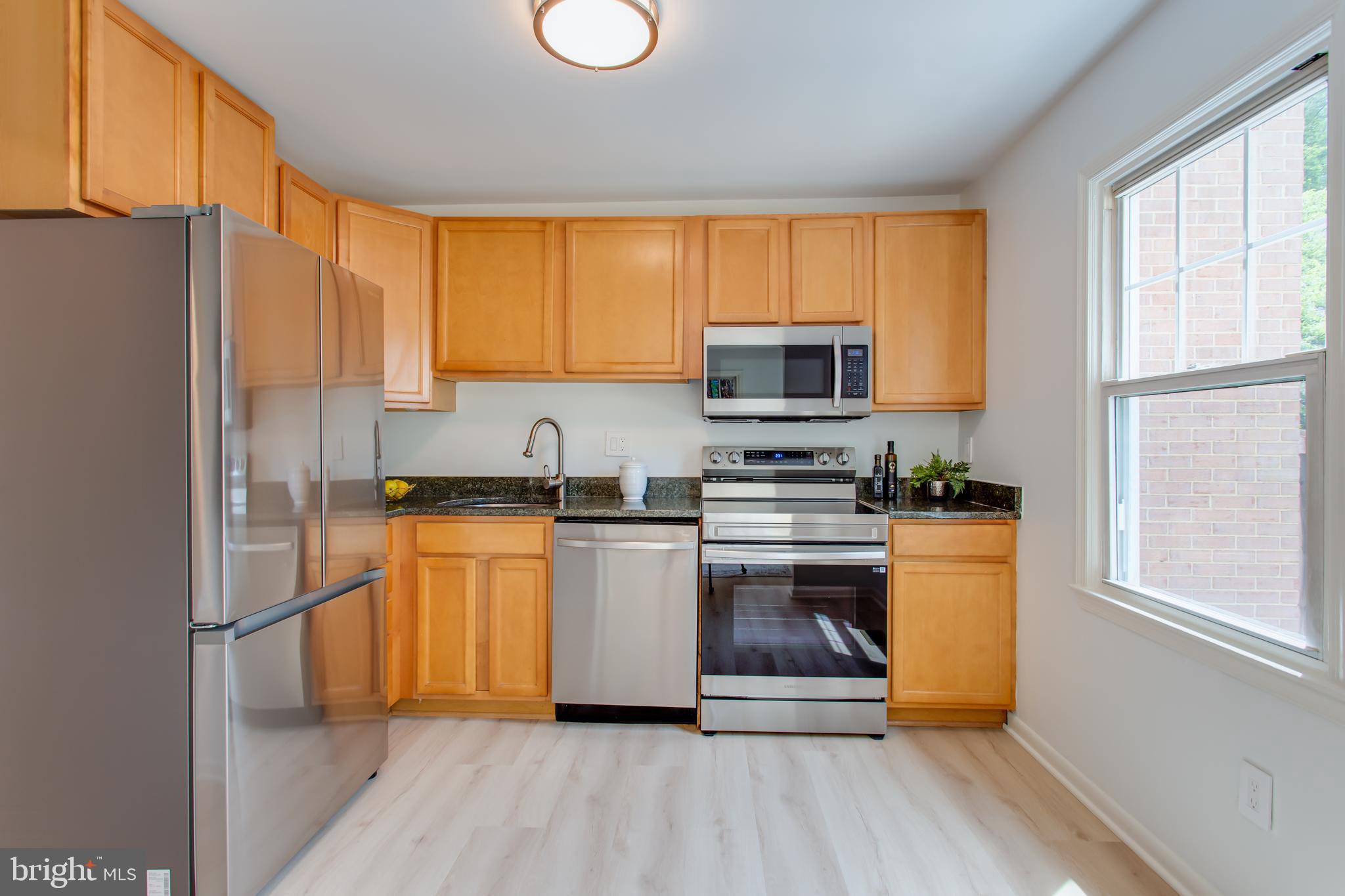 5500 Miles Court Springfield, VA 22151 - Photo 10 of 50 Kitchen