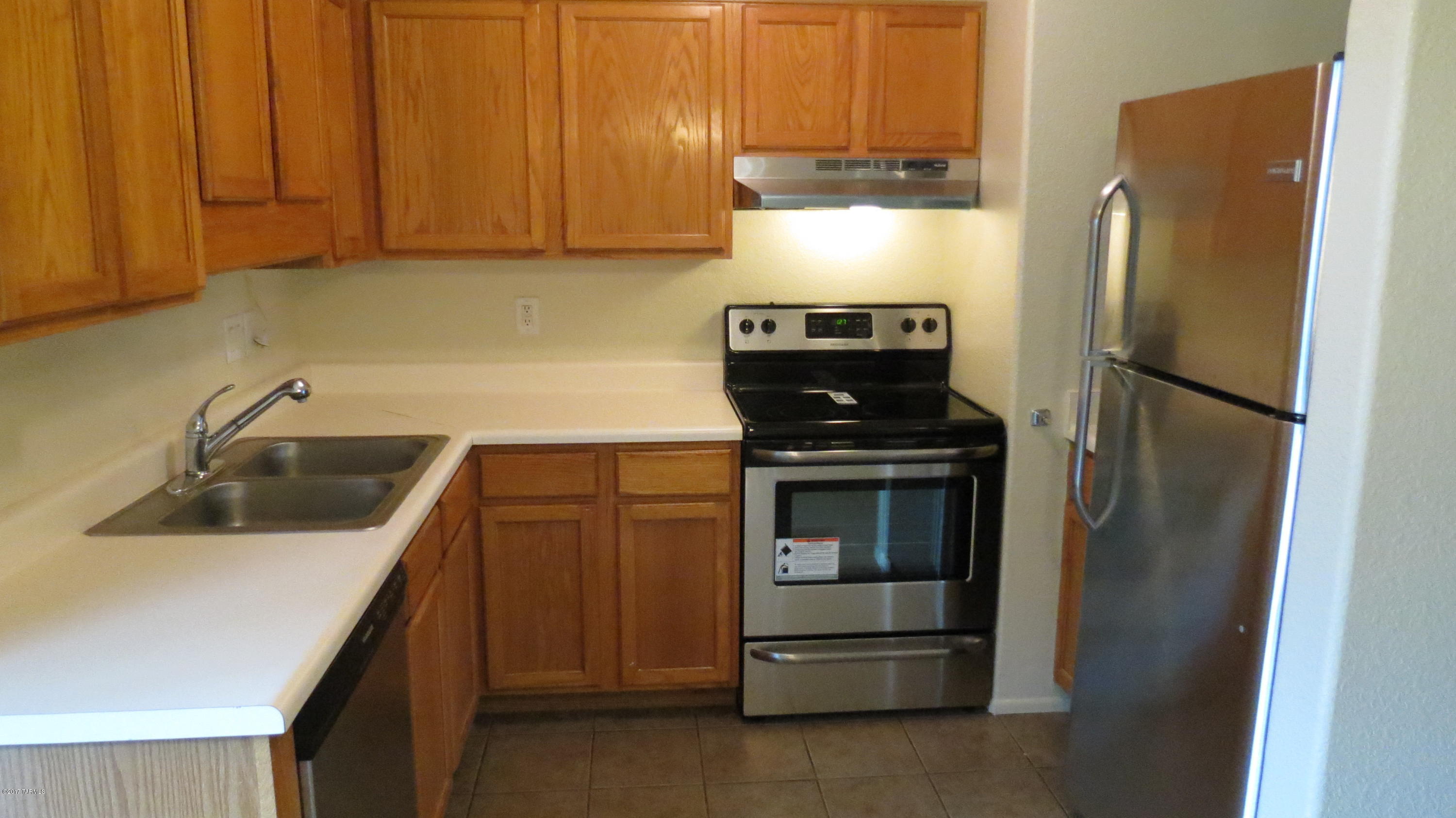 211 West Roger Road Tucson, AZ 85705 - Photo 6 of 14