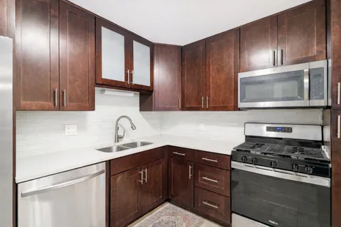 $265,000 | 3300 North Carriageway Drive, Unit 309, Arlington Heights, IL 60004