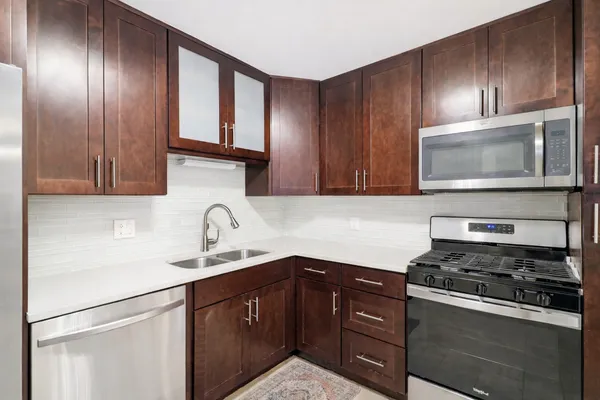 $265,000 | 3300 North Carriageway Drive, Unit 309, Arlington Heights, IL 60004