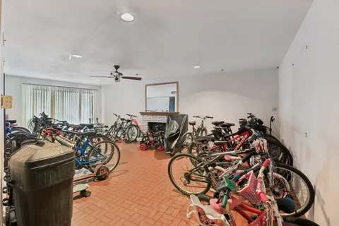 $265,000 | 3300 North Carriageway Drive, Unit 309, Arlington Heights, IL 60004