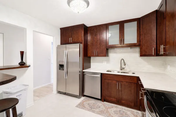 $265,000 | 3300 North Carriageway Drive, Unit 309, Arlington Heights, IL 60004