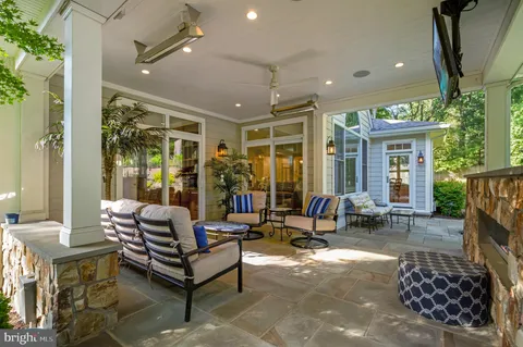 $2,250,000 | 640 Narcisi Lane, Wayne, PA 19087