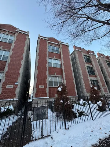 $2,950 | 2315 West Harrison Street, Unit 4, Chicago, IL 60612