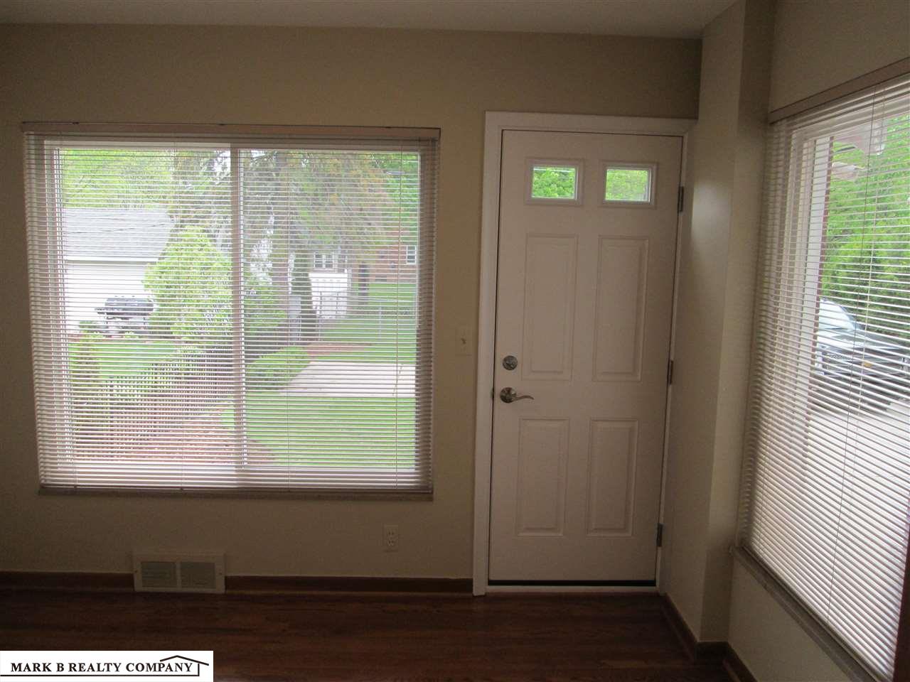 1912 Prestwick Road Grosse Pointe Woods, MI 48236 - Photo 9 of 24