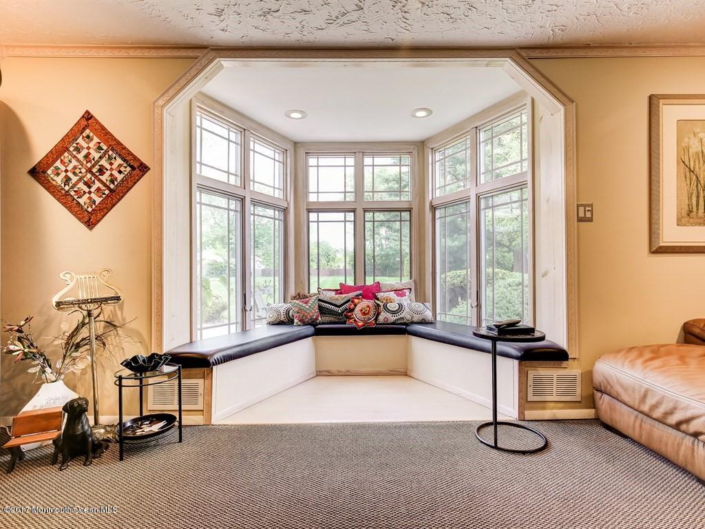 6 Quebec Road Marlboro, NJ 07746 - Photo 11 of 29 011_Family Room