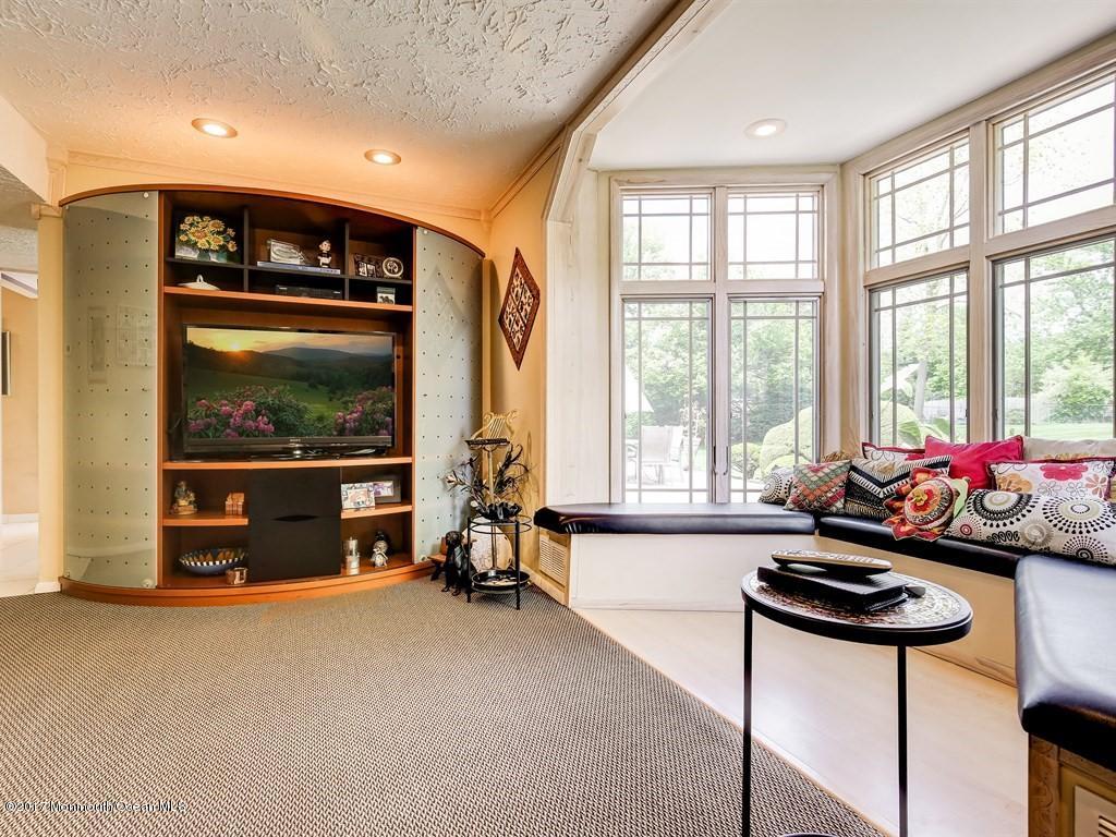 6 Quebec Road Marlboro, NJ 07746 - Photo 12 of 29 012_Family Room