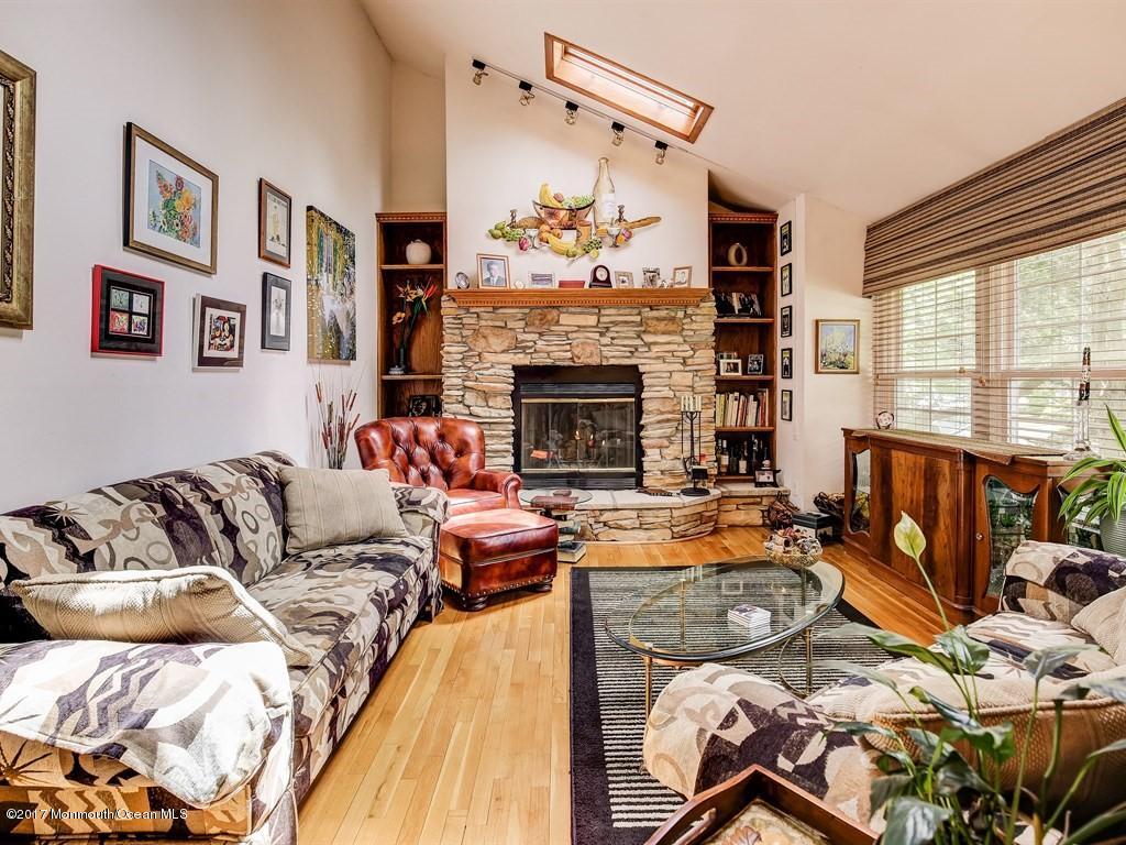 6 Quebec Road Marlboro, NJ 07746 - Photo 13 of 29 013_Living Room