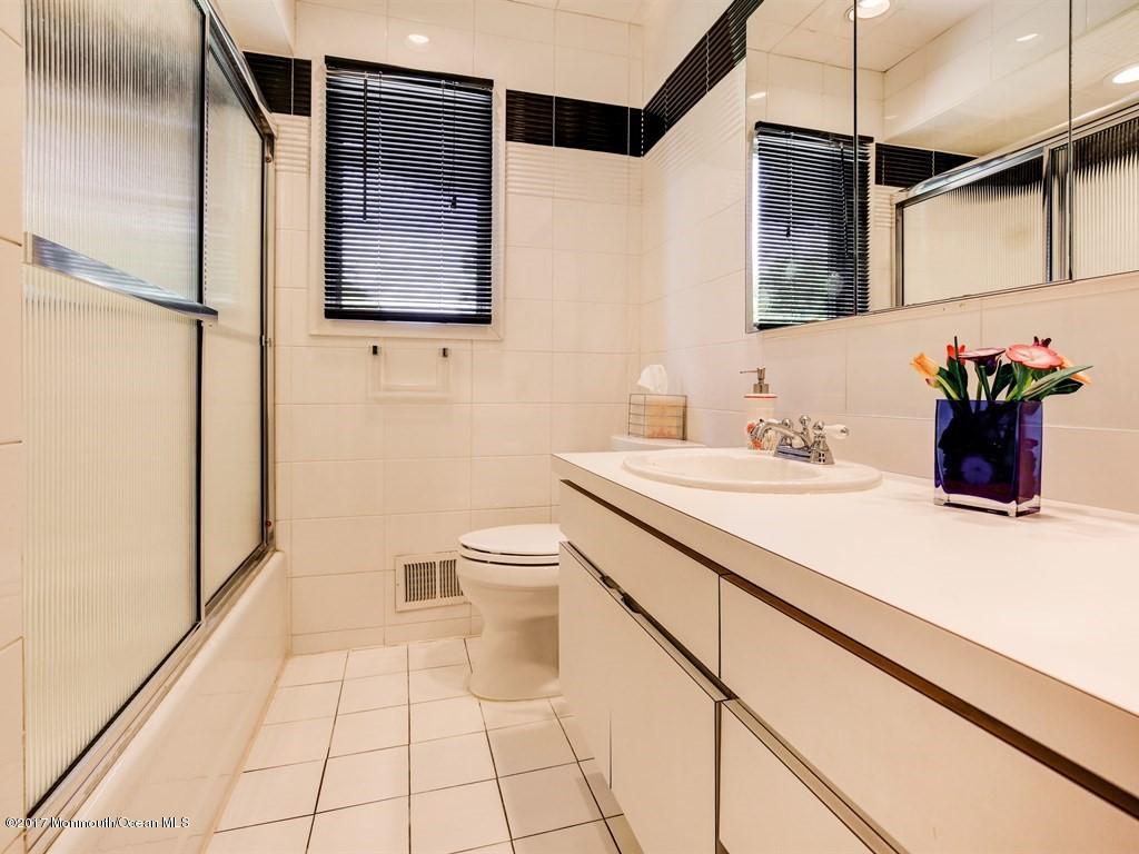 6 Quebec Road Marlboro, NJ 07746 - Photo 22 of 29 022_2nd Floor Bathroom