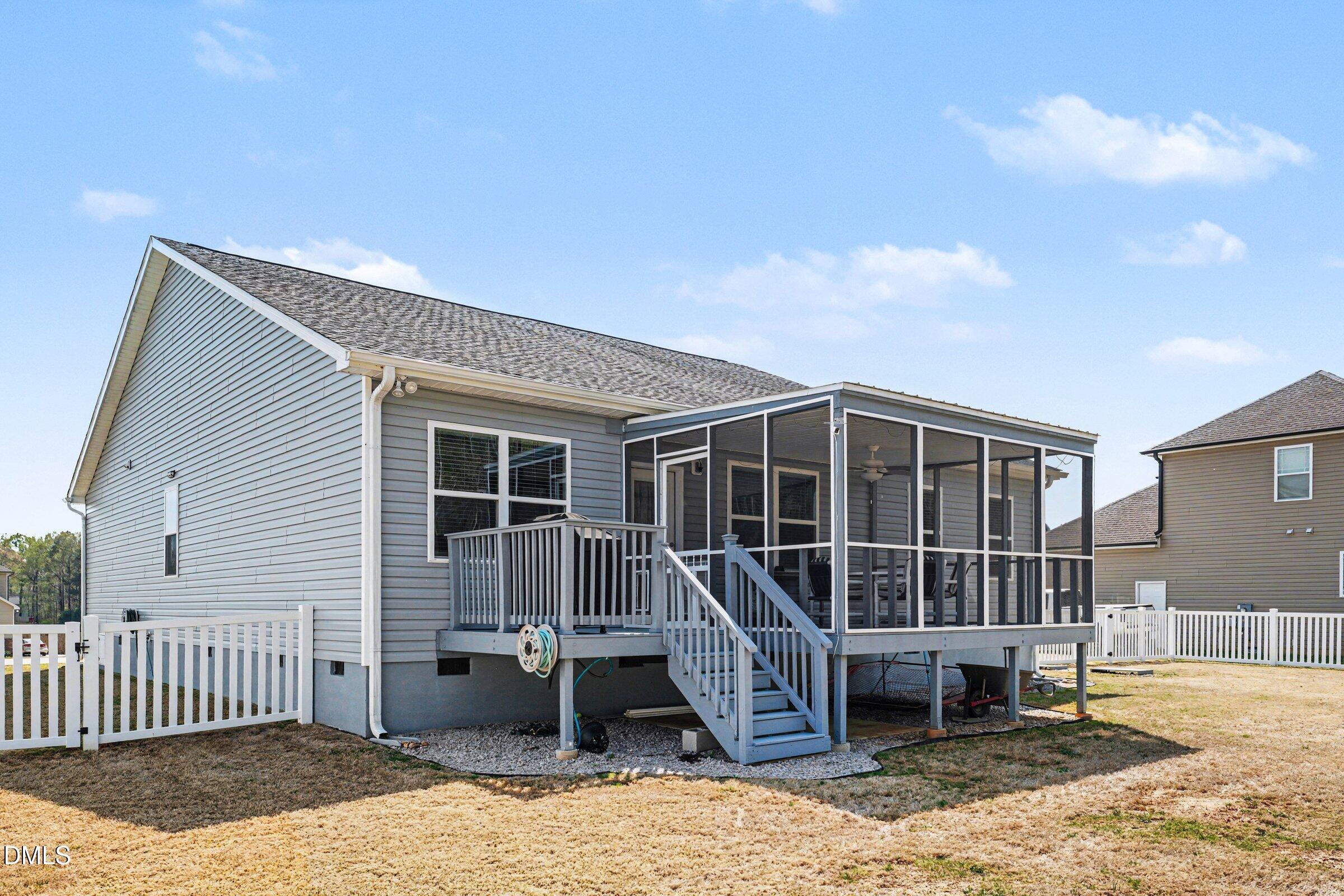 130 Aylebury Ridge Zebulon, NC 27597 - Photo 25 of 41 a front view of a house with porch