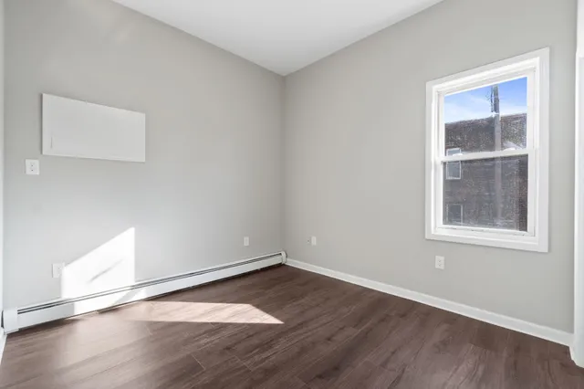 $1,850 | 162 Clerk Street, Unit 1, Jersey City, NJ 07305