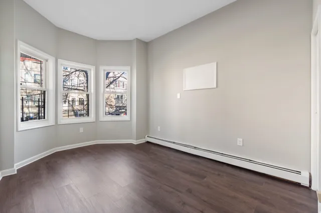 $1,850 | 162 Clerk Street, Unit 1, Jersey City, NJ 07305