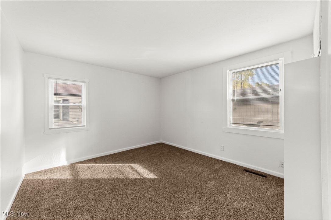 4995 Marigold Road Mentor, OH 44060 - Photo 17 of 33 Bedroom with Neutrally Painted Walls & Fresh Carpeting
