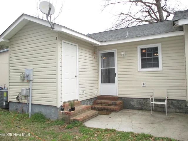 $1,057 | 415 Cedar Creek Drive, Jacksonville, NC 28540