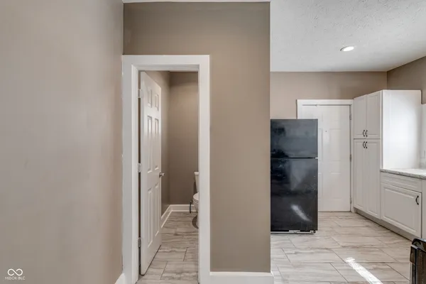 $1,500 | 717 North Grant Avenue, Indianapolis, IN 46201