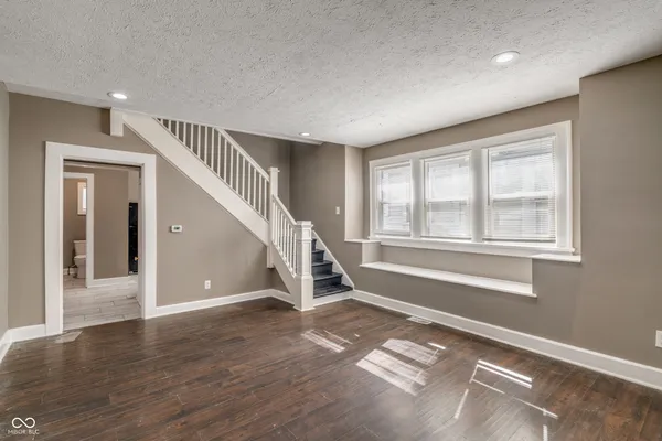 $1,500 | 717 North Grant Avenue, Indianapolis, IN 46201