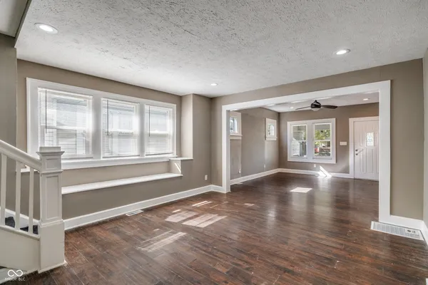 $1,500 | 717 North Grant Avenue, Indianapolis, IN 46201