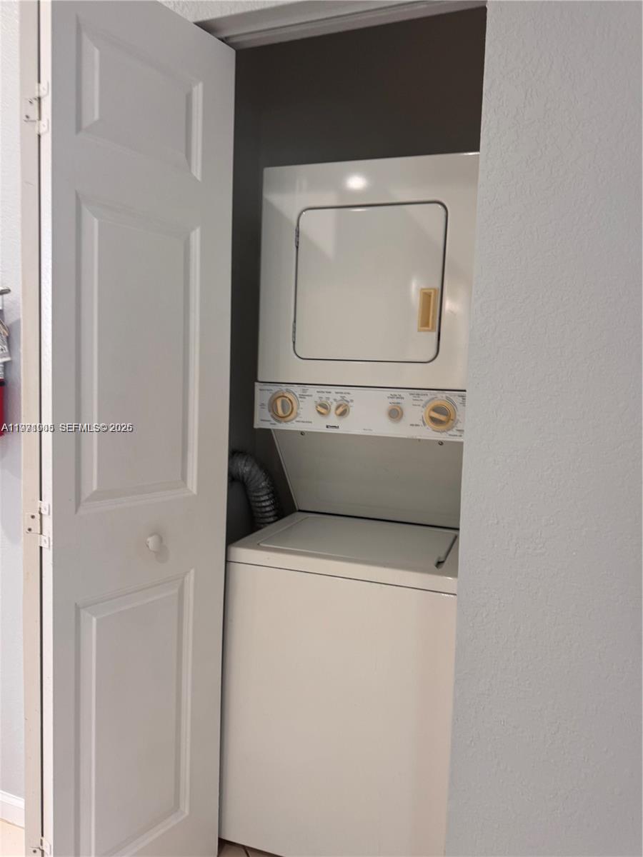 1969 Freeport Drive, Unit 1969 Riviera Beach, FL 33404 - Photo 7 of 11