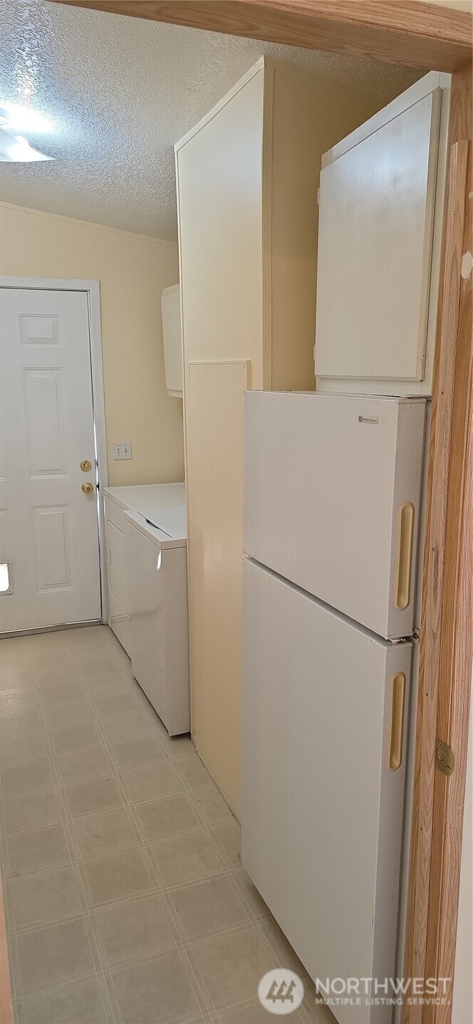 6164 Cedar Lane Maple Falls, WA 98266 - Photo 10 of 15 a view of washer and dryer