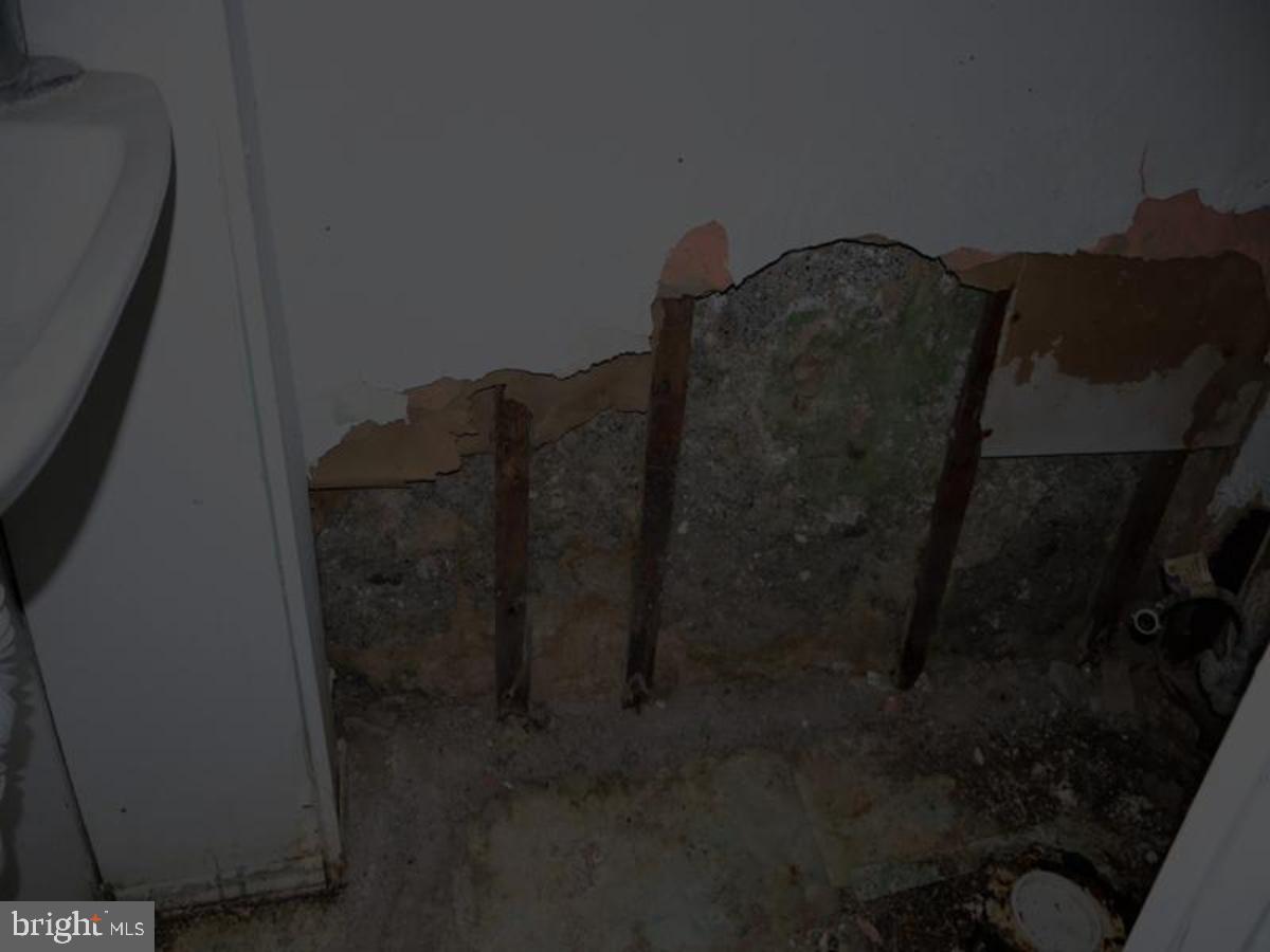 323 North Maple Avenue Lansdowne, PA 19050 - Photo 10 of 16