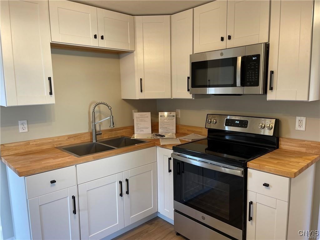 4900 Bear Road Clay, NY 13088 - Photo 11 of 22