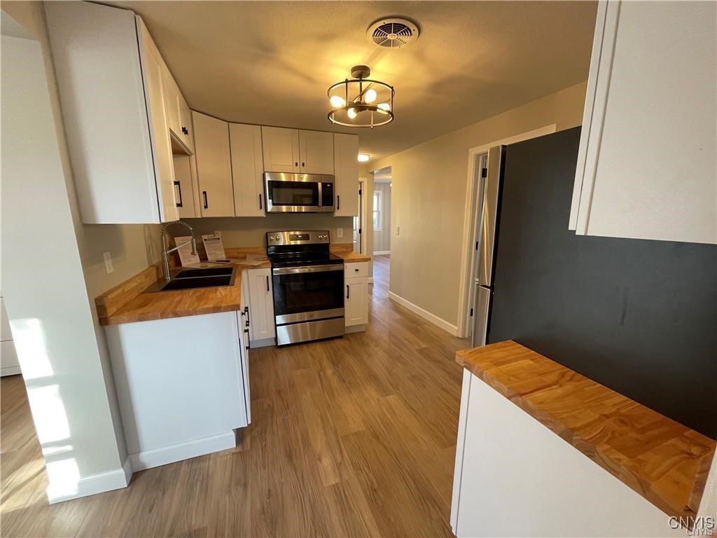 4900 Bear Road Clay, NY 13088 - Photo 12 of 22