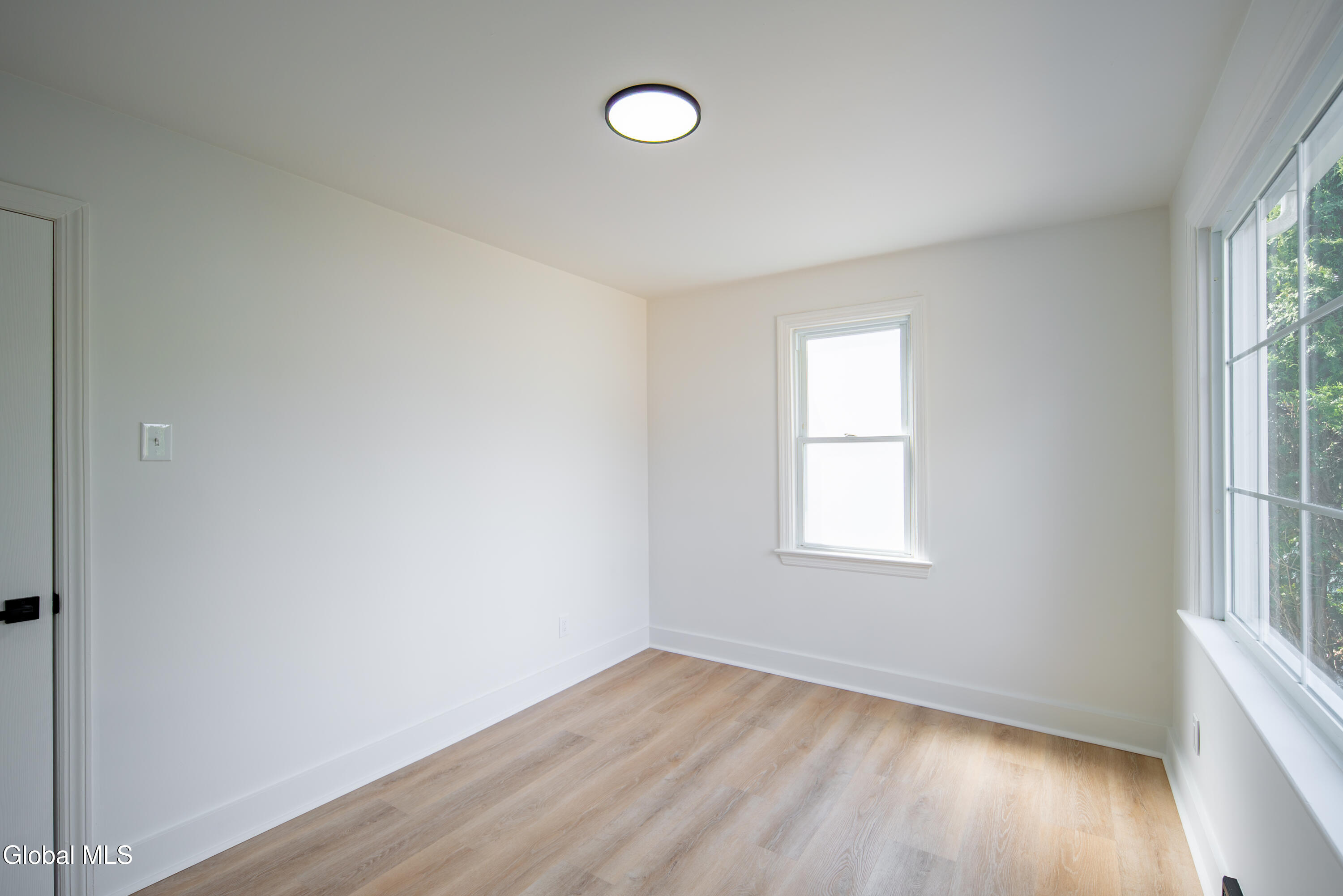 308 Kings Road Schenectady, NY 12304 - Photo 24 of 53 024