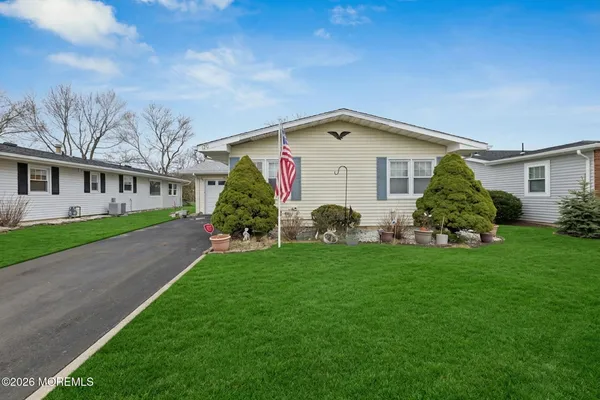 $369,999 | 120 Whittier Road, Brick, NJ 08724