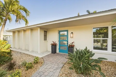 $1,735,000 | 608 Gladstone Lane, Holmes Beach, FL 34217