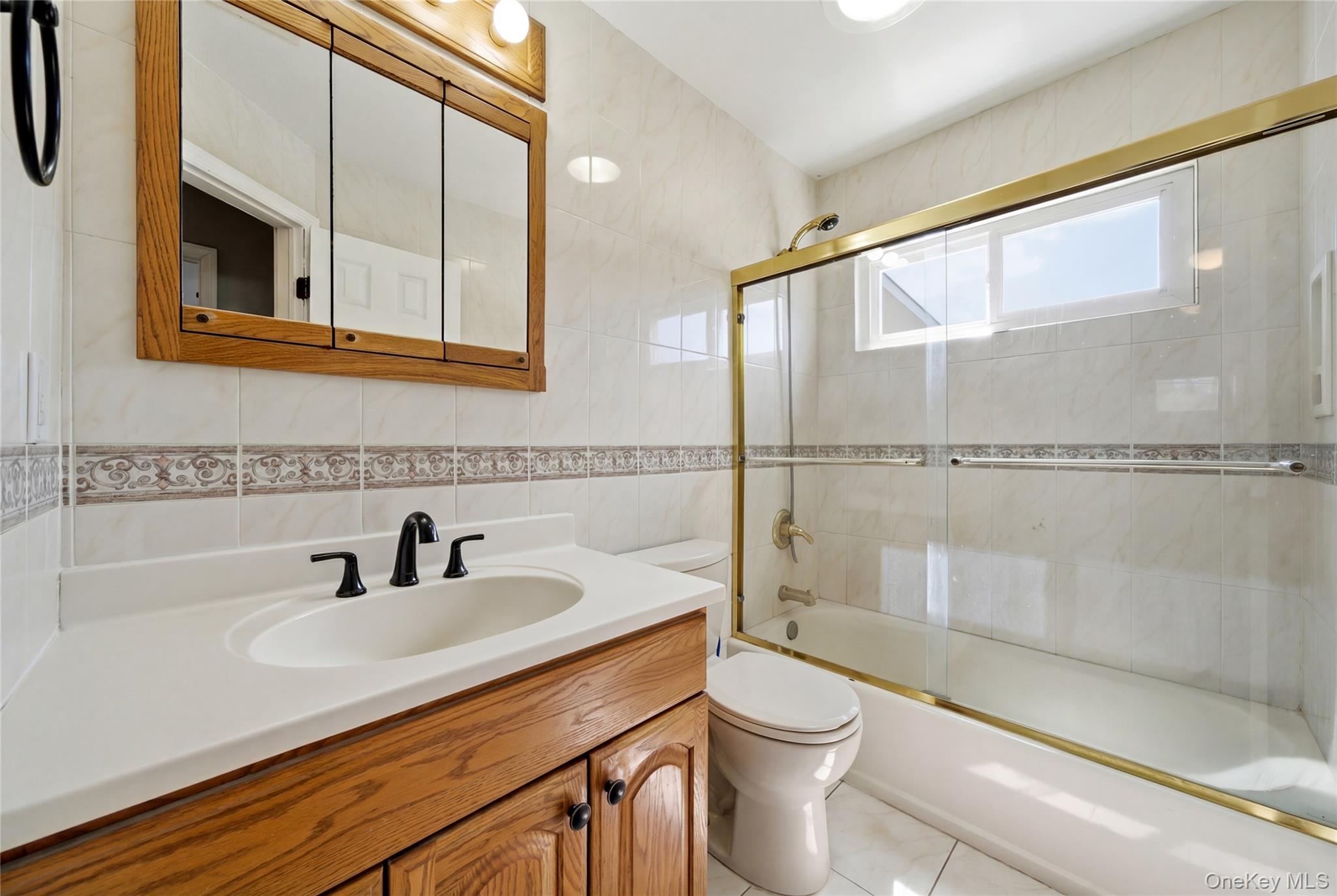 32 46th Street Islip, NY 11751 - Photo 18 of 43