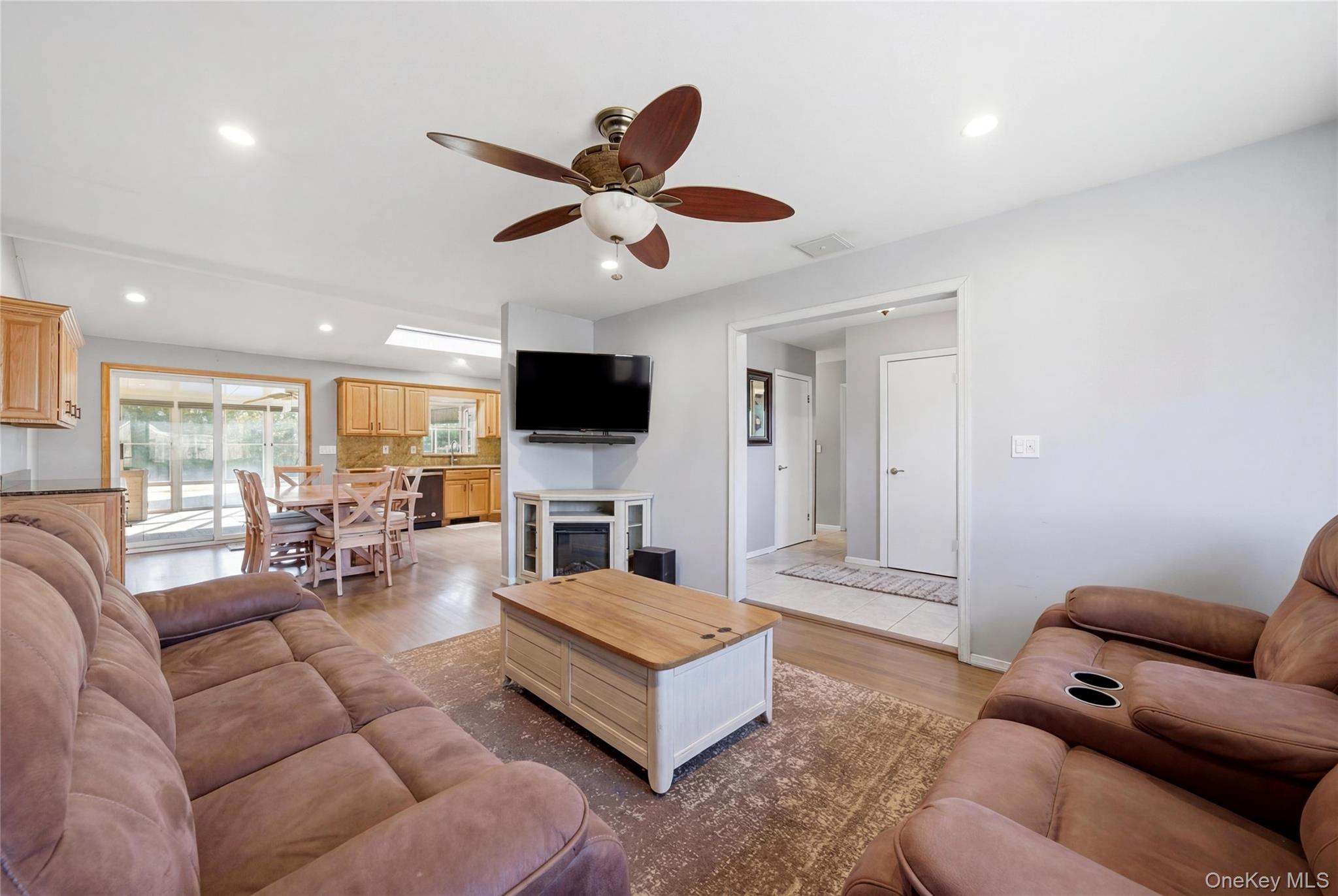 32 46th Street Islip, NY 11751 - Photo 5 of 43