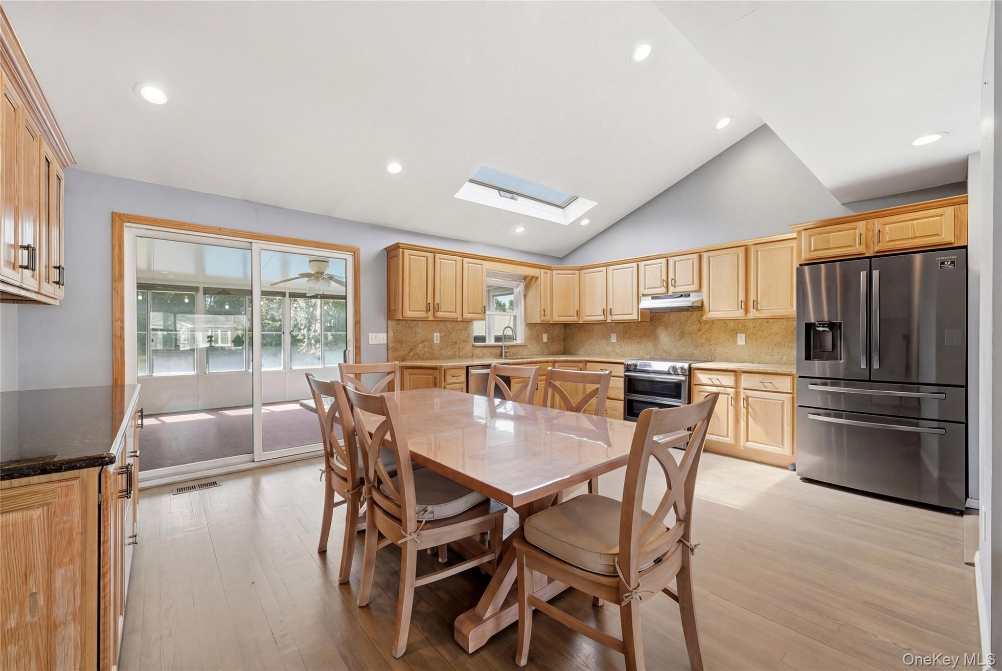 32 46th Street Islip, NY 11751 - Photo 8 of 43