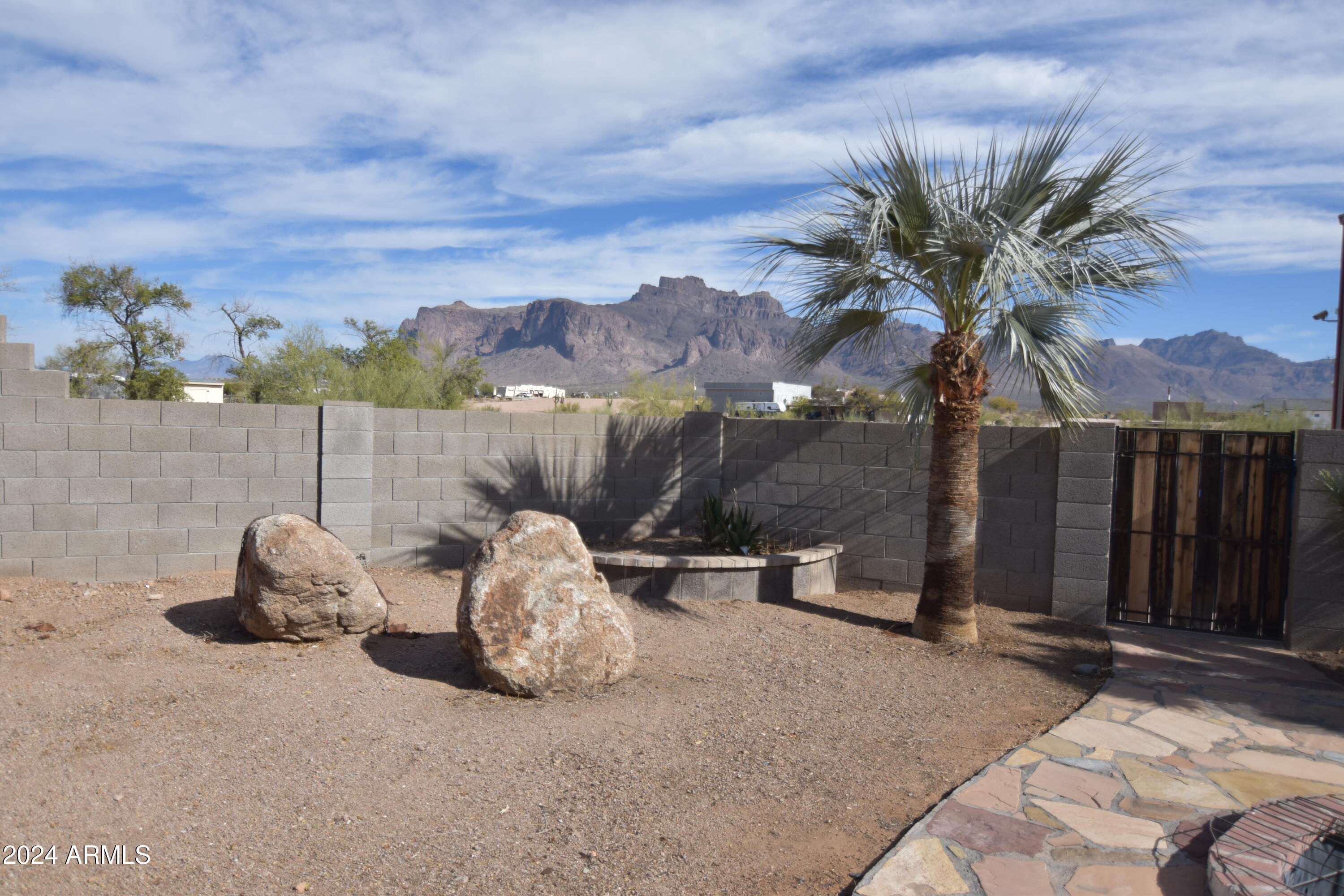 423 South Arroya Road Apache Junction, AZ 85119 - Photo 8 of 33 DSC_0018