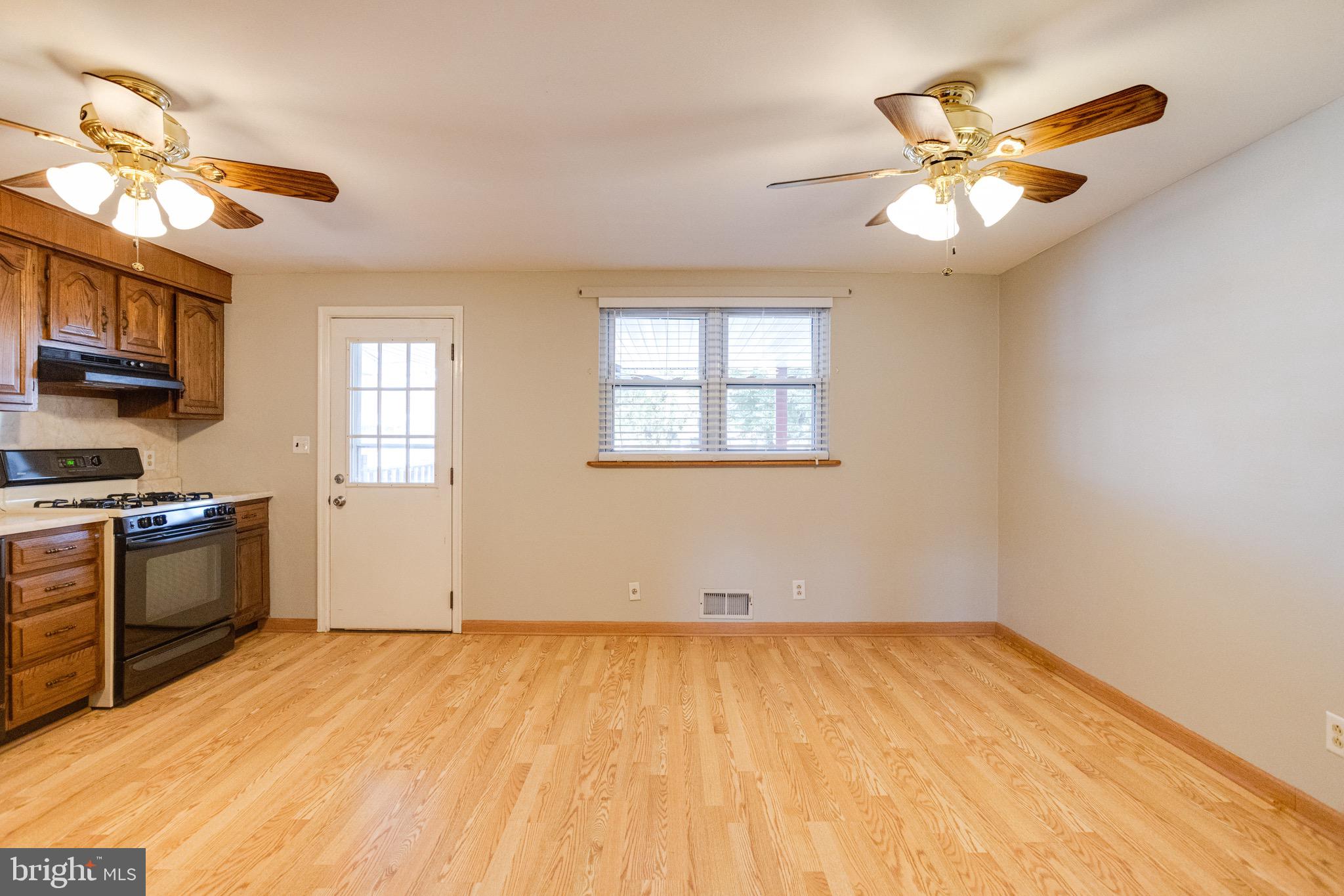 7852 Kentley Road Baltimore, MD 21222 - Photo 13 of 54