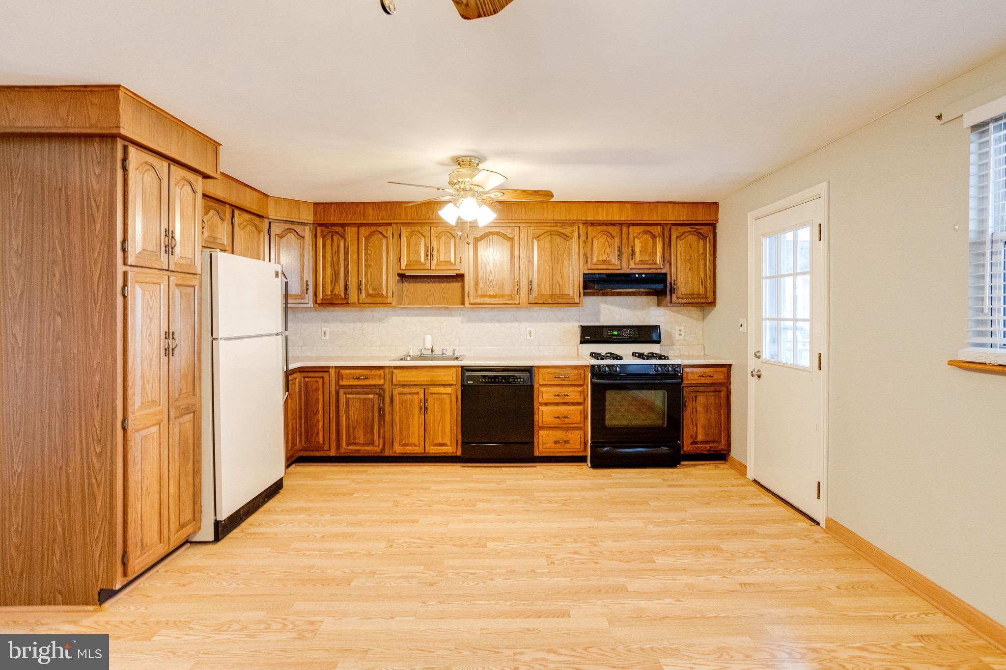 7852 Kentley Road Baltimore, MD 21222 - Photo 15 of 54