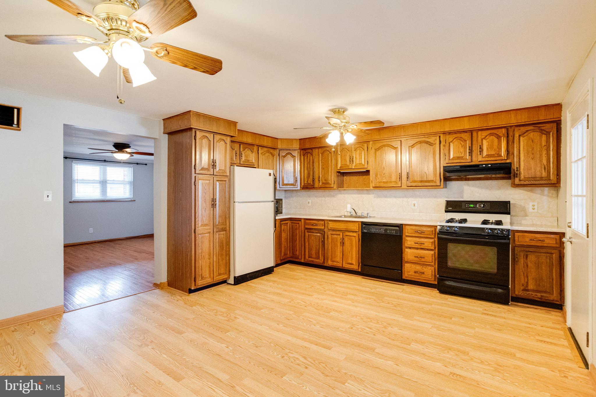7852 Kentley Road Baltimore, MD 21222 - Photo 16 of 54