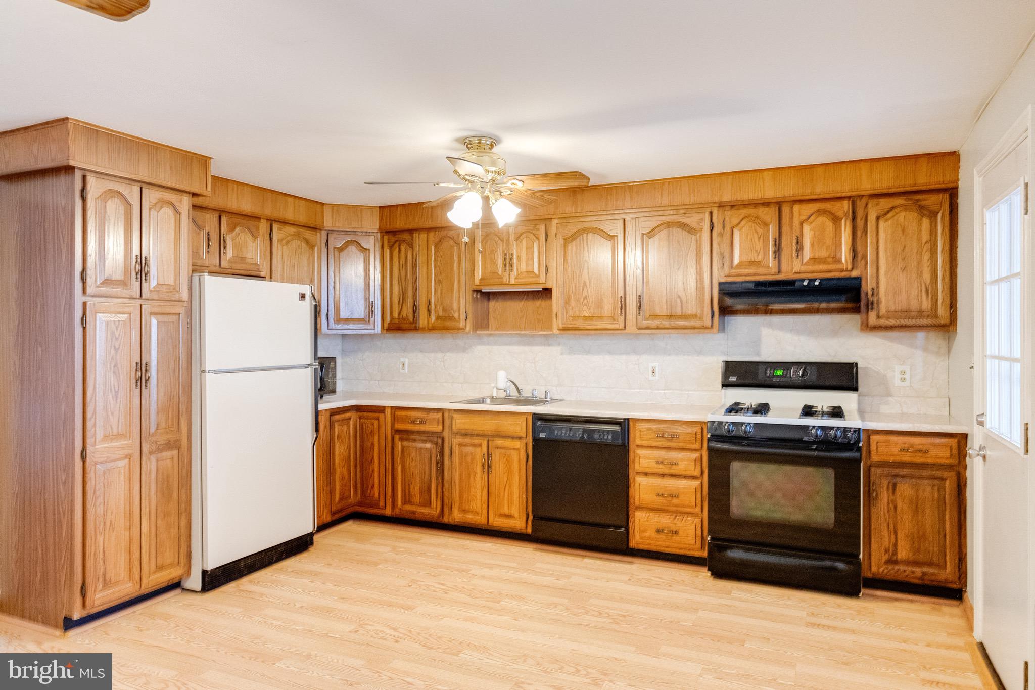 7852 Kentley Road Baltimore, MD 21222 - Photo 17 of 54
