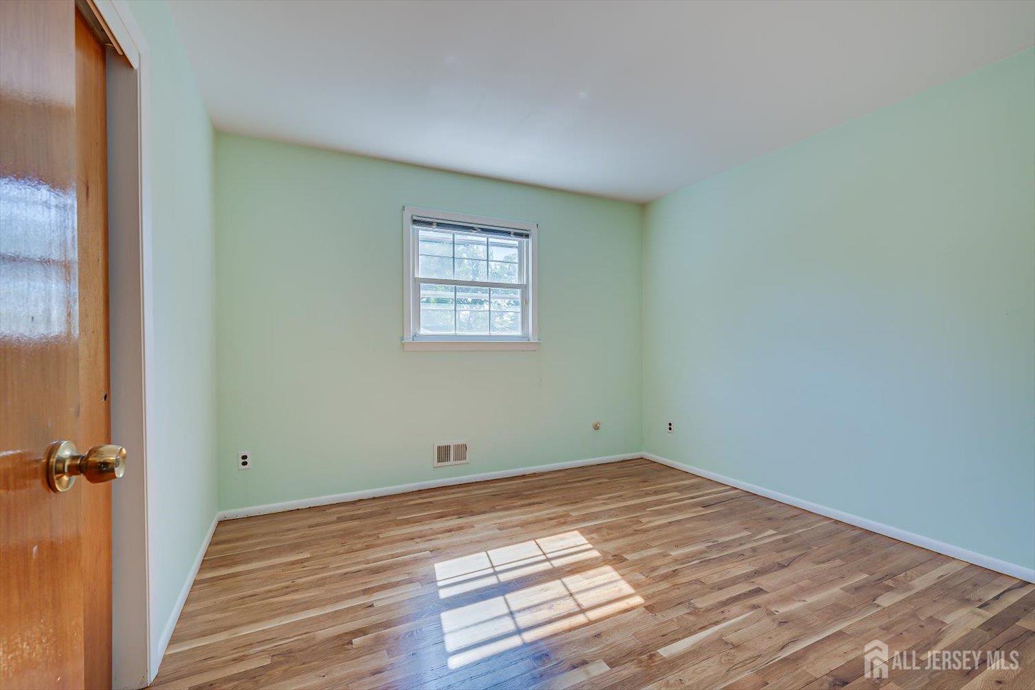9 Annette Drive Edison, NJ 08820 - Photo 25 of 35