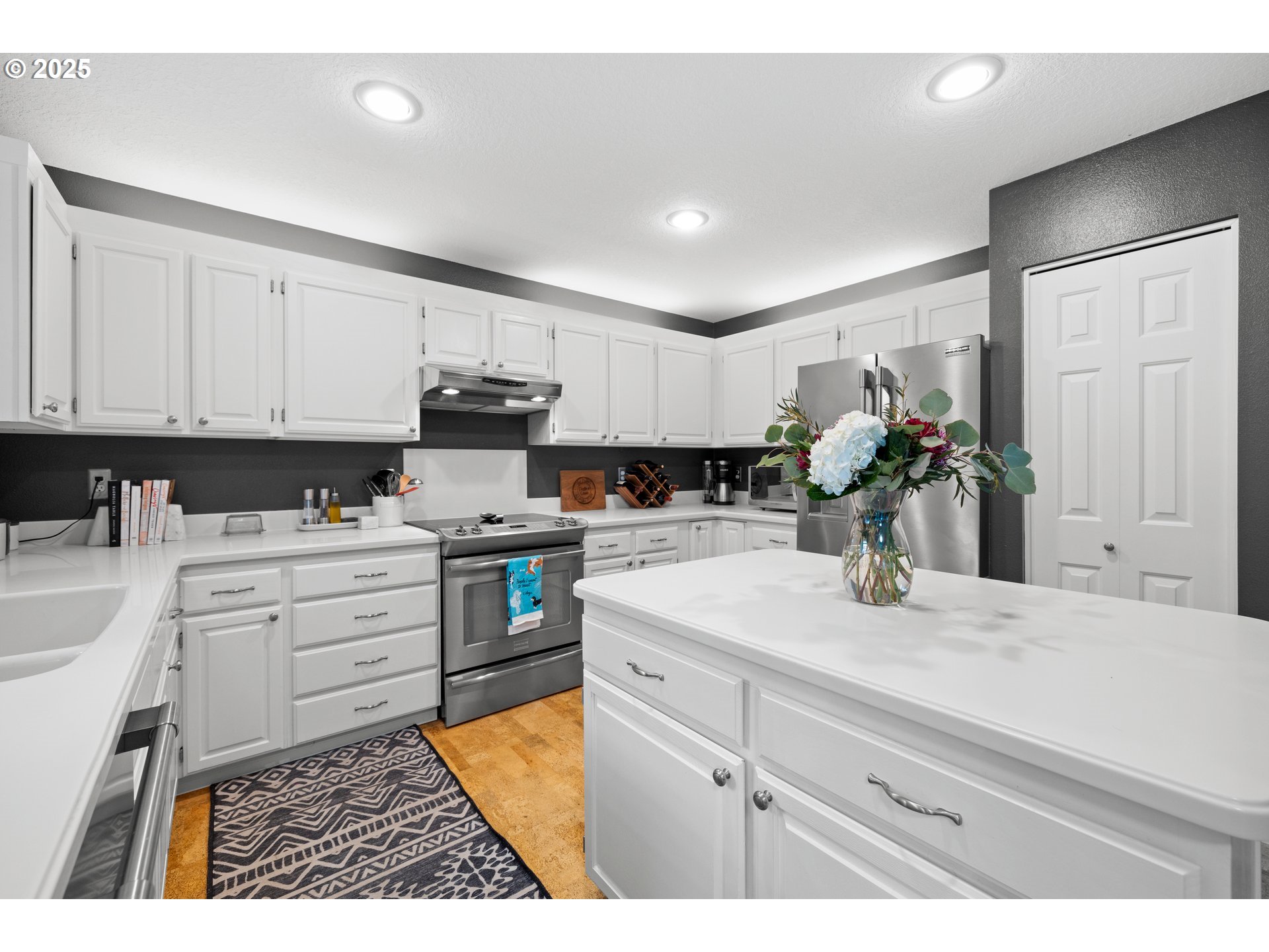 11305 Southwest Pintail Loop Beaverton, OR 97007 - Photo 15 of 37 Gallery Image 15