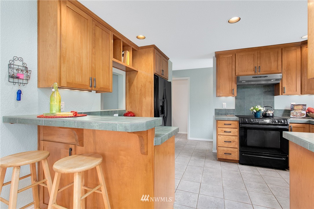 11103 Northeast 174th Street Bothell, WA 98011 - Photo 11 of 25 Gallery Image 11