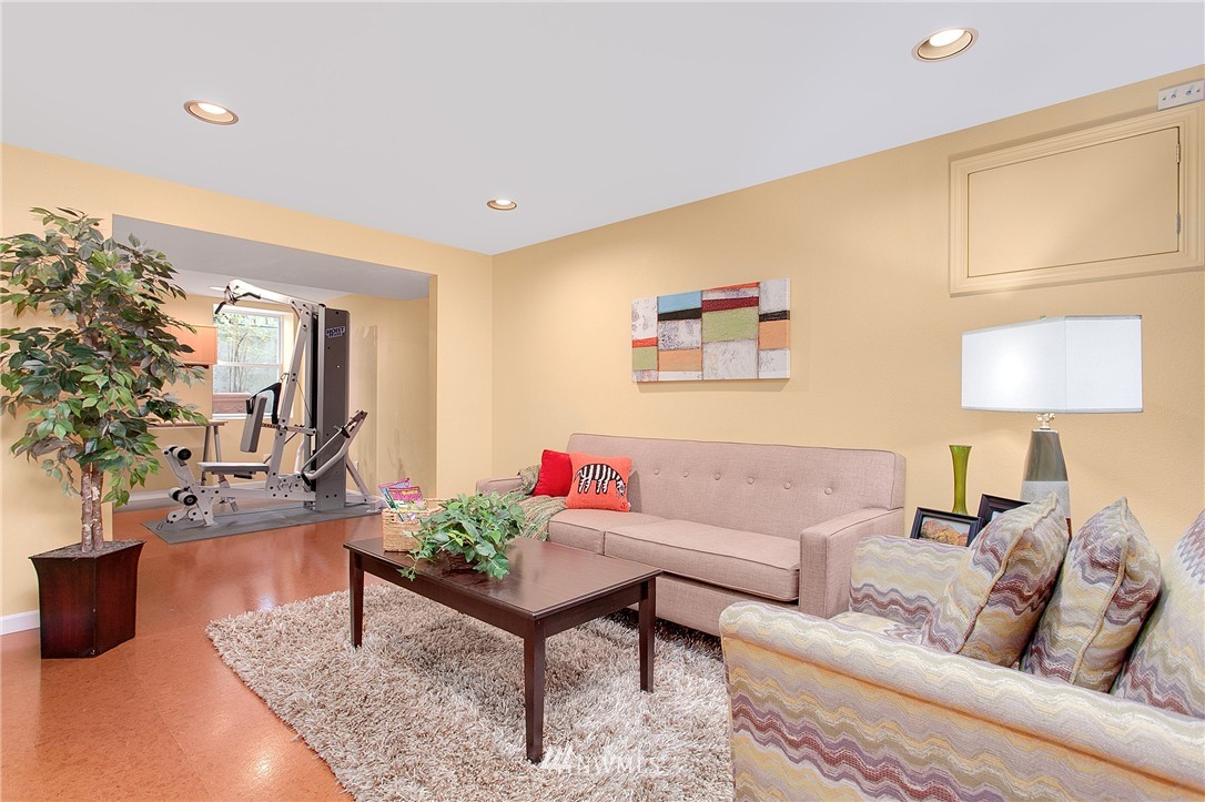11103 Northeast 174th Street Bothell, WA 98011 - Photo 19 of 25 Gallery Image 19