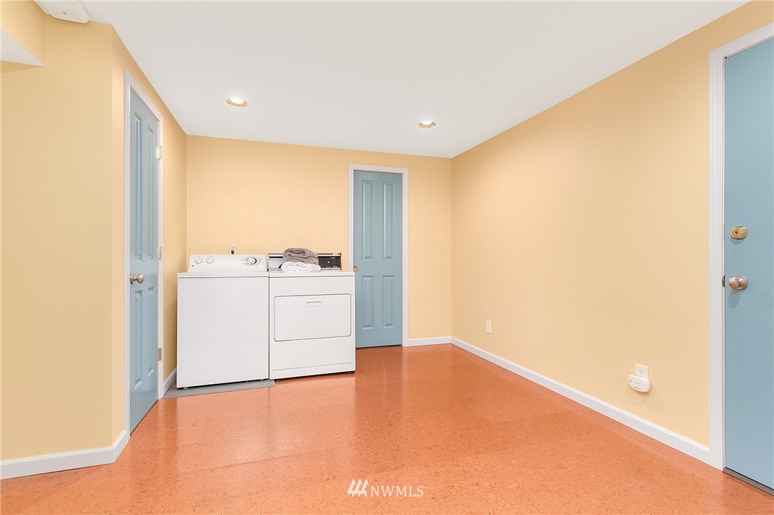 11103 Northeast 174th Street Bothell, WA 98011 - Photo 21 of 25 Gallery Image 21