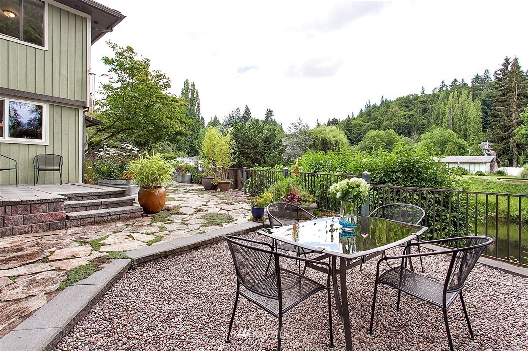 11103 Northeast 174th Street Bothell, WA 98011 - Photo 22 of 25 Gallery Image 22