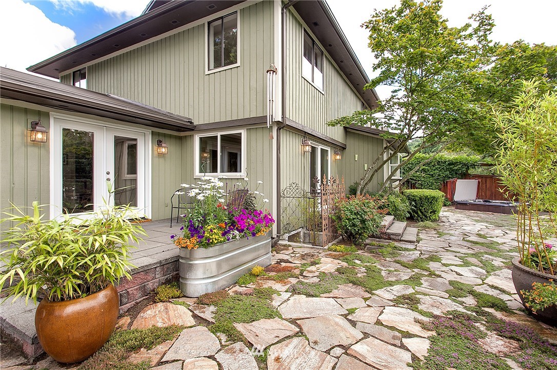 11103 Northeast 174th Street Bothell, WA 98011 - Photo 23 of 25 Gallery Image 23