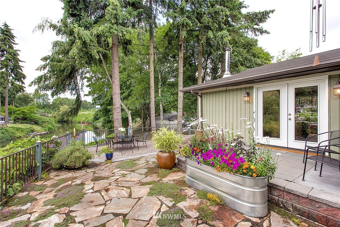11103 Northeast 174th Street Bothell, WA 98011 - Photo 24 of 25 Gallery Image 24
