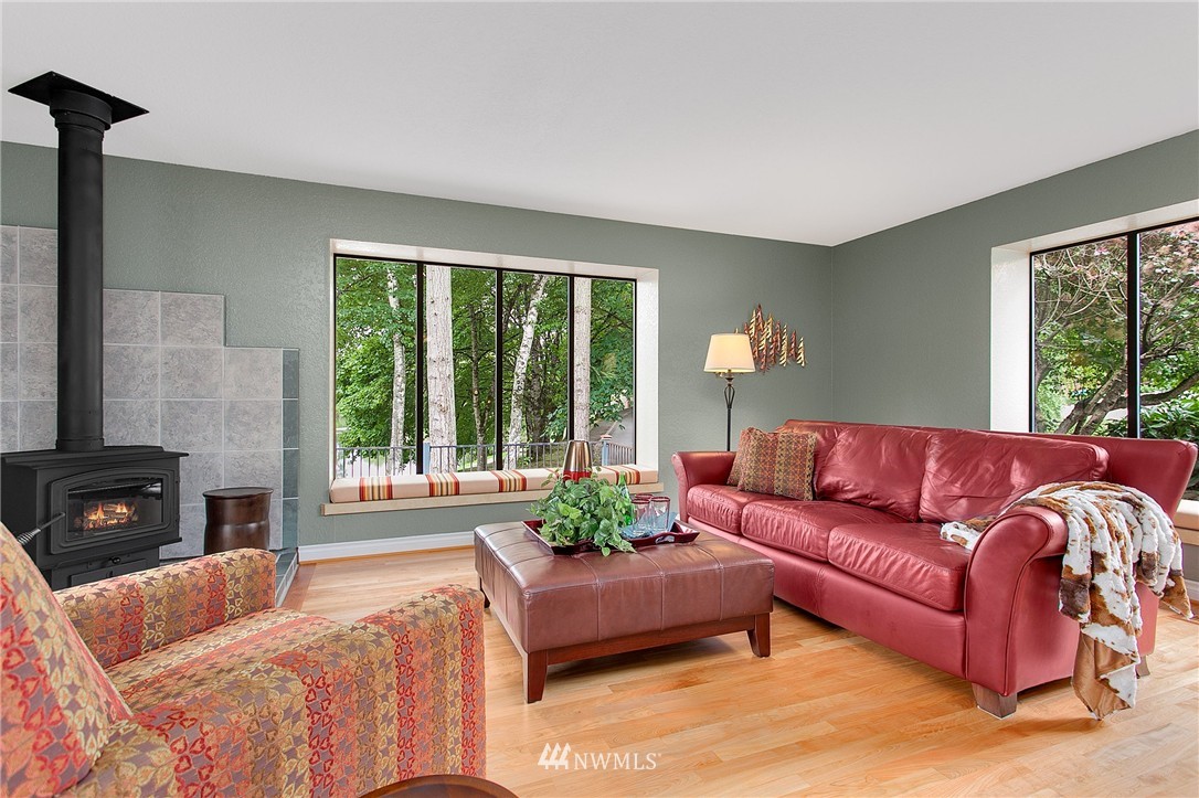 11103 Northeast 174th Street Bothell, WA 98011 - Photo 5 of 25 Gallery Image 5