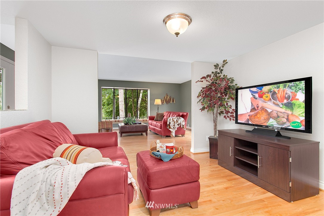 11103 Northeast 174th Street Bothell, WA 98011 - Photo 7 of 25 Gallery Image 7