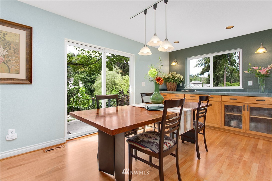 11103 Northeast 174th Street Bothell, WA 98011 - Photo 9 of 25 Gallery Image 9
